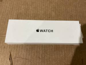 lot 20 image: Apple Watch SE (2nd Gen) GPS 40mm Smartwatch with Midnight Aluminium Case MXE73LLA