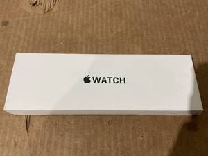 lot 21 image: Apple Watch SE (2nd Gen) GPS 40mm Smartwatch with Midnight Aluminium Case MXE73LLA