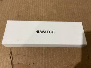 lot 29 image: Apple Watch SE (2nd Gen) GPS 40mm Smartwatch with Midnight Aluminium Case MXE73LLA