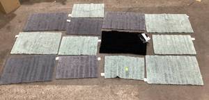 lot 649 image: LOT OF 13 Mainstays Bathroom Rugs