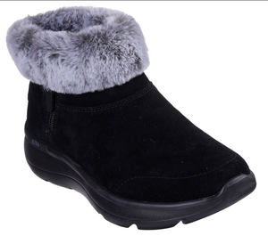lot 393 image: Skechers On-the-GO Encore Snow Boots