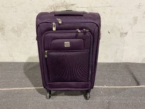 lot 186 image: Protg Arendale 20 Expandable Spinner Rolling Carry-on Luggage