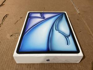 lot 269 image: Apple iPad Air 13 128GB DOES NOT POWER ON
