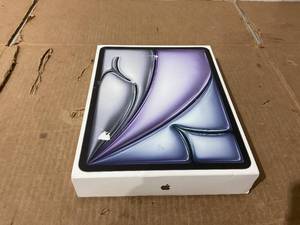 lot 270 image: Apple iPad Air 13 128GB LOCKED HAS UNKNOWN PASSWORD