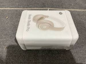 lot 86 image: Beats Studio Pro - Wireless Bluetooth Noise Cancelling Headphones