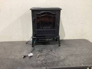 lot 668 image: Mainstays 2-Setting 3D Electric Stove Heater with Life-like Flame