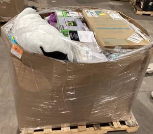 lot 901 image: Wholesale Pallet of Assorted Miscellaneous Items