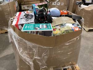 lot 905 image: Wholesale Pallet of Assorted Miscellaneous Items