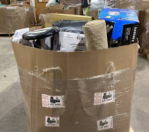 lot 906 image: Wholesale Pallet of Assorted Miscellaneous Items