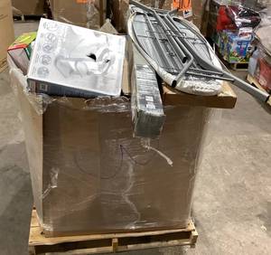 lot 911 image: Wholesale Pallet of Assorted Miscellaneous Items
