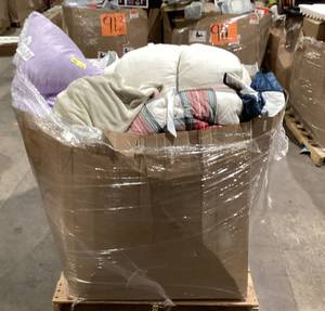 lot 915 image: Wholesale Pallet of Assorted Miscellaneous Items