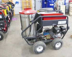 New NorthStar hot water steam pressure washer 3000psi 4gpm includes Hose and Wand