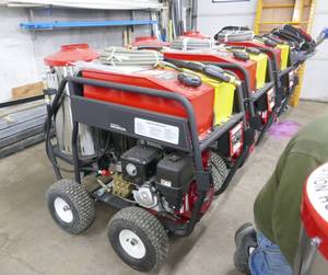 New NorthStar hot water steam pressure washer 3000psi 4gpm includes Hose and Wand