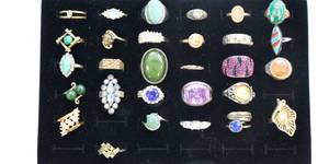 lot 7 image: Costume Jewelry Rings Lot of 29 Vintage & Modern