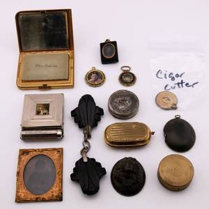 lot 32 image: Vintage Lot Cigar Cutter Trinket Box Pendant