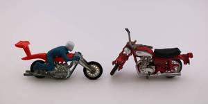lot 46 image: Hot Wheels Rumbler Motorcycle & Yamaha Zee Bike