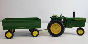 lot 98 image: ERTL John Deere Tractor & Wagon