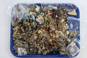 lot 109 image: Costume Jewelry Large Lot Vintage & Modern