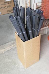 lot 103 image: Box of new squeegee handles