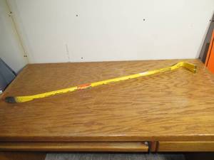 DEWALT 42 in. Wrecking Bar-Used