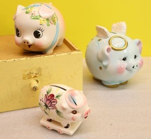 lot 4 image: Vintage Porcelain Pig Piggy BanksHand-Painted Enesco Japan Etc