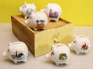 lot 28 image: Vintage Pig Piggy Coin BanksHand-Painted Porcelain Chicago Illinois Savannah Georgia Florida Etc.