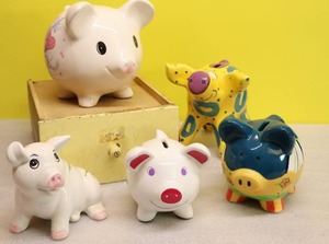 lot 43 image: Vintage Pig Piggy Coin BanksHand-Painted Porcelain