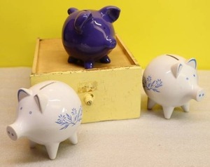 lot 9 image: Vintage Pig Piggy BanksHand-Painted Corning-Ware Blue Cornflower Pottery Taiwan R. O. C. Enesco Etc