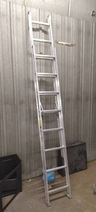 lot 158 image: Louisville 16 Aluminum Extension Ladder
