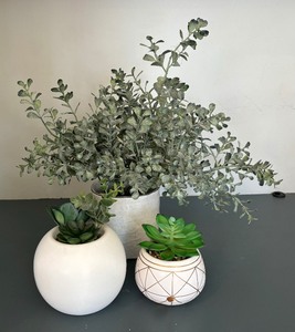 lot 107 image: Fabulous Faux Greenery