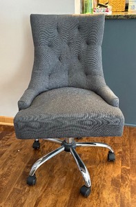 lot 28 image: Upholstered Office Chair