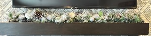 lot 114 image: Dazzling Mantel Garland