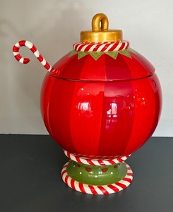 lot 119 image: Holiday Design Global Designs Collections Punch Bowl  Soup Tureen