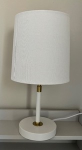 lot 133 image: Lovely Little Lamp