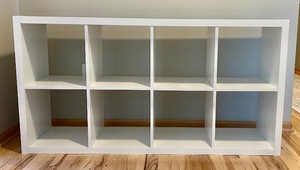 lot 41 image: 2-Tier 8 Cube Open Shelf Bookcase