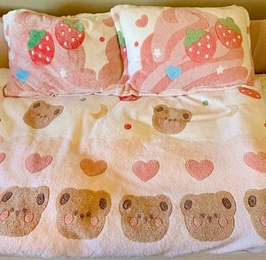 lot 43 image: Adorable Twin Duvet Cover Set Fluffy Duvet Cover and Pillow Shams with Pillows and Duvet Filler