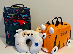 lot 177 image: Childrens Travel Helpers including Suitcases and Neck Pillow
