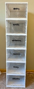 lot 191 image: Days of The Week Organizer