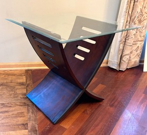 lot 16 image: Steve Silver Noland Wood and Glass Accent Table