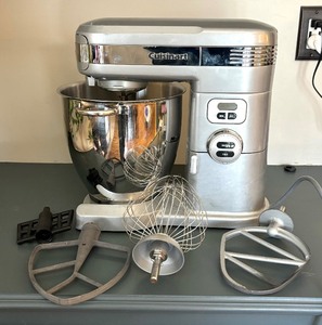 lot 231 image: Cuisinart 7 Quart Stand Mixer SM-70 with Attachments
