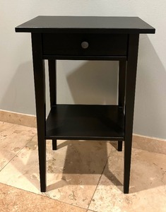 lot 290 image: Black Accent Table