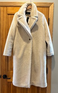 lot 404 image: New Banana Republic Size Medium Coat