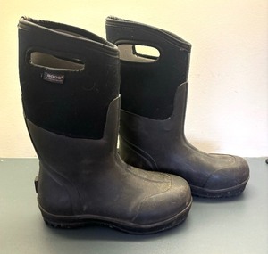 lot 411 image: Bogs Rubber Boots Size Mens 8