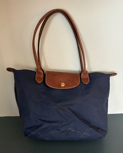 lot 367C image: Longchamp Handbag