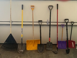 lot 459 image: Shovels, Rake, Hoe, Chisel and More