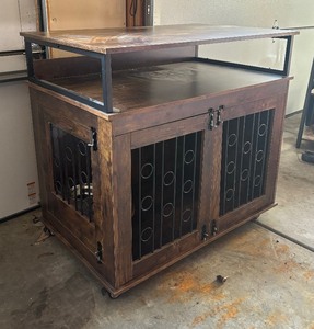 lot 477 image: Fancy Pet Kennel
