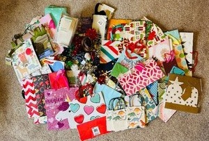 lot 330 image: Variety of Gift Bags, Bows and Tissue