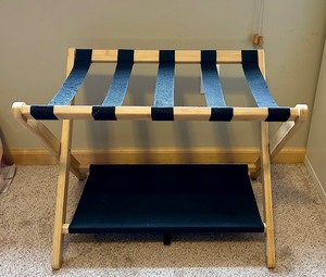lot 331 image: Folding Luggage Rack