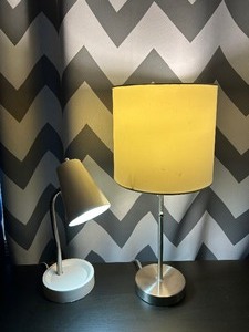 lot 333 image: Two Petite Table Top Lamps