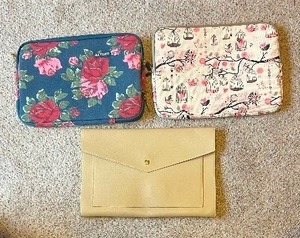 lot 335 image: Three Laptop  Tablet  Carrier Bags